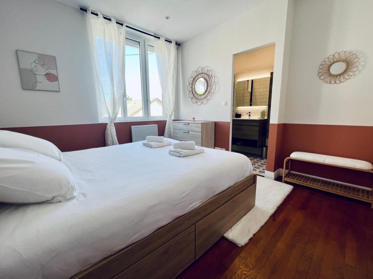 Le Theodore: Charming Apartment with Parking near Station Nevers Exterior photo