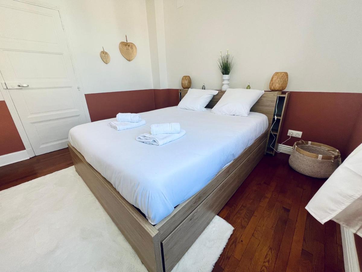 Le Theodore: Charming Apartment with Parking near Station Nevers Exterior photo